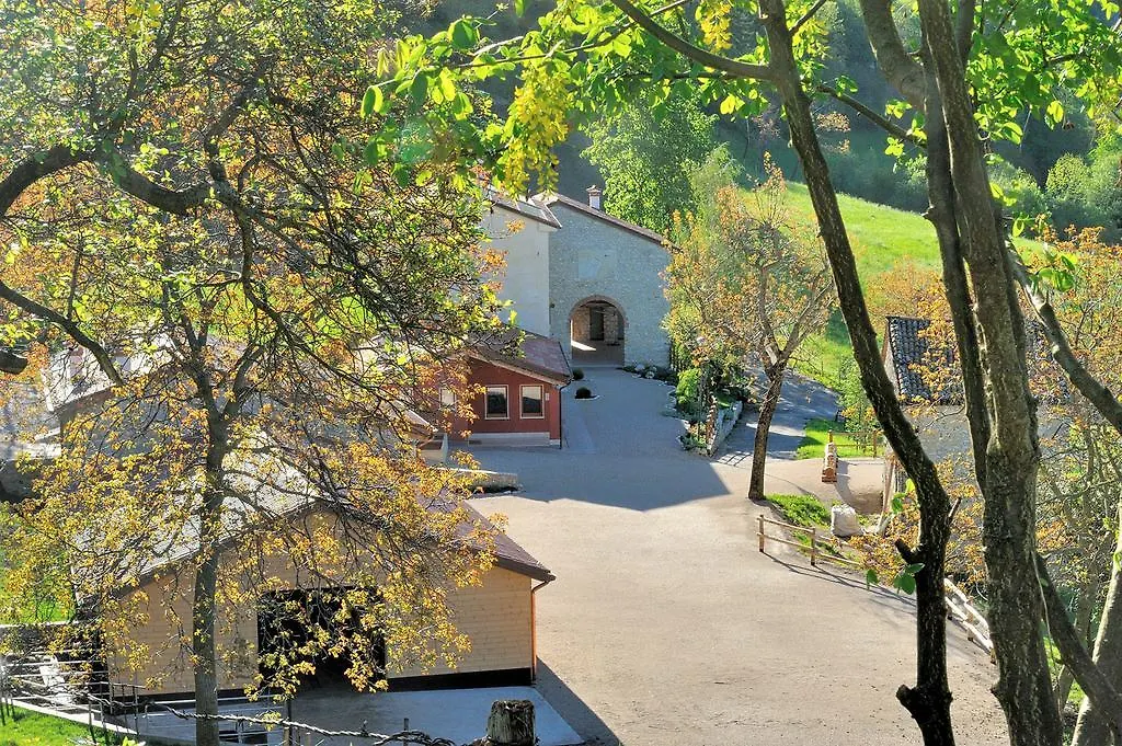 Il Maggiociondolo Agriturismo-1